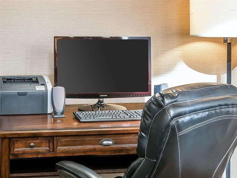 Bluffton Inn & Suites Esterno foto