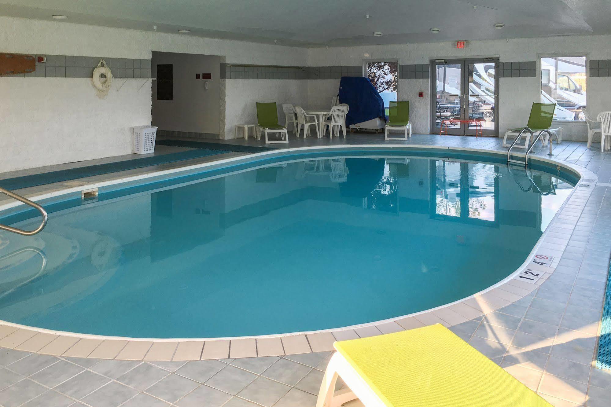 Bluffton Inn & Suites Esterno foto